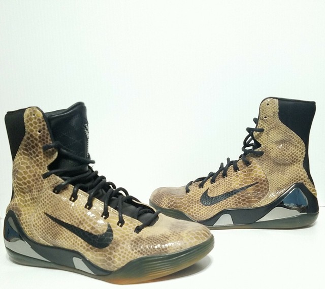 kobe bryant snakeskin shoes