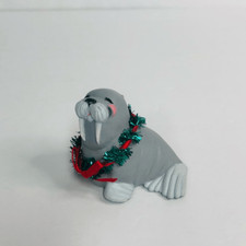 vintage hallmark 1988 jolly walrus wreath christmas ornament cute happy no box