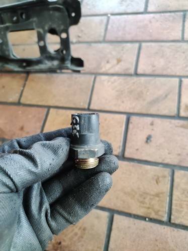 VW Golf III 1H 1.8 55kW 75PS Temperatursensor Kühler Sensor