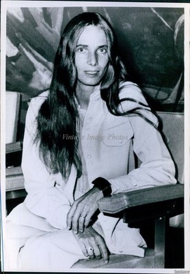 1974 Katrina Maxtone-Graham In France Found Real Mother Adoption Photo 8x10