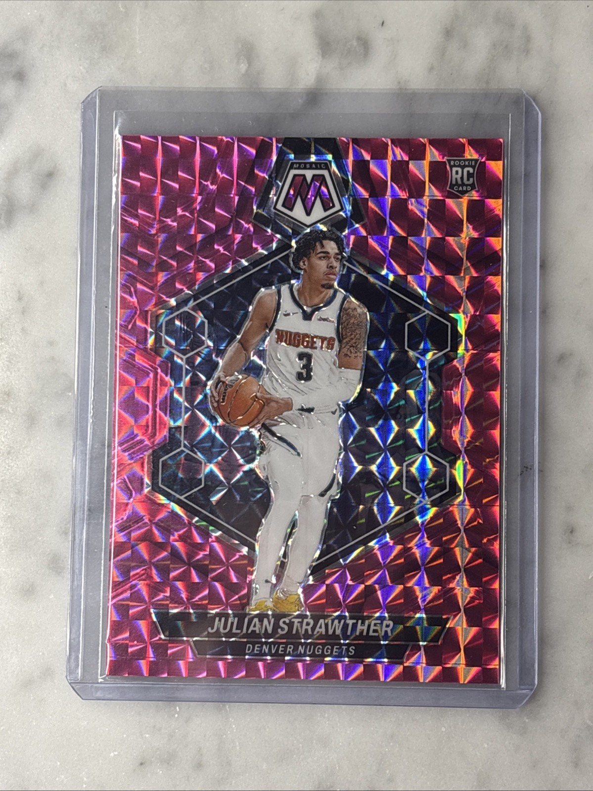 2023-24 Panini Mosaic Rookies Julian Strawther #214 Pink Mosaic Prizm /149 (RC)