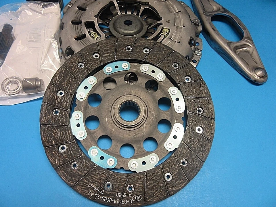 Clutch Kit LUK BMW OEM# 21207587368 128i 325Ci 325i 328i 328i xDrive 528i Z4 New - Image 3 of 4