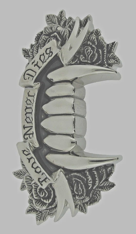 Colmillo Hebilla Cinturón LOVE NEVER DIES Cepillado Vintage Metal Rock Rebel Nuevo Hombres Mujeres Foto 2 de 4