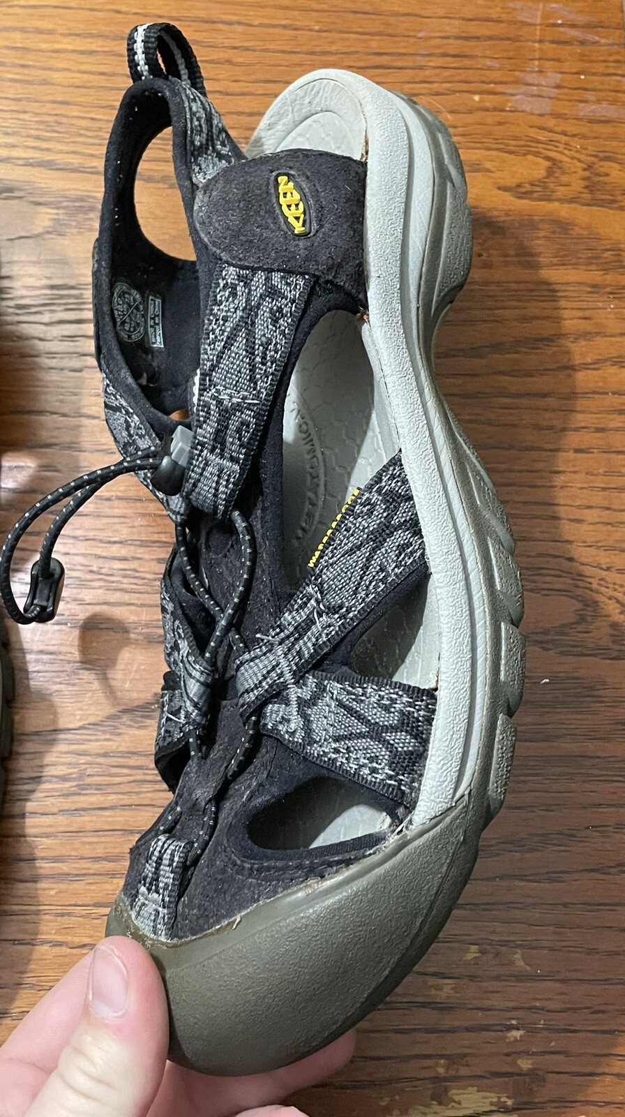 Keen Women newport H2 hike water trail Shoe 10W 8.5M vents easy pull $110