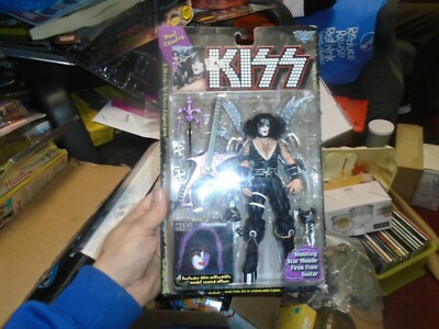 ポールスタンリー「KISS」1997年のMcFarlane製。 1997 MCFARLANE TOYS--KISS ROCK BAND--PAUL STANLEY FIGURE (NEW) | eBay