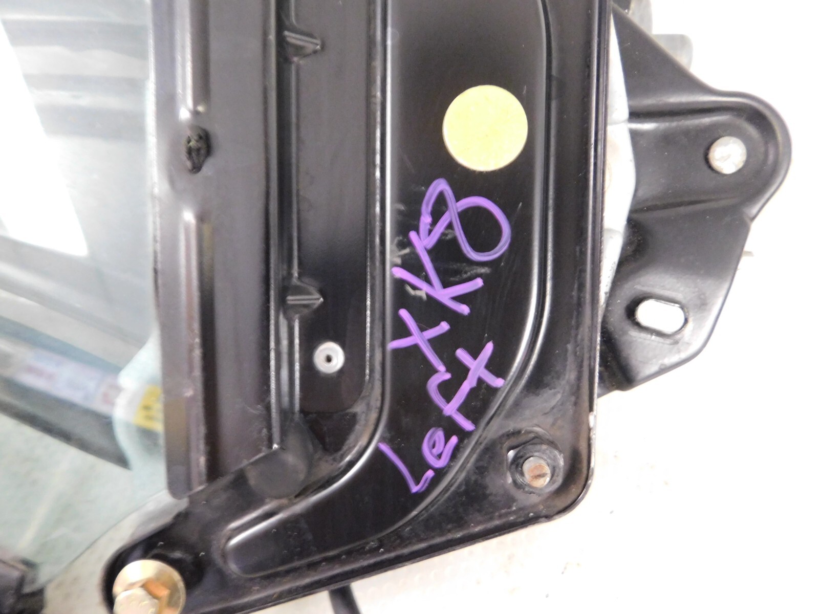 9706 Jaguar XK8 X100 Convertible Rear Driver Quarter Window Regulator