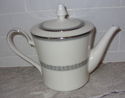 Noritake China Burgundy 4 Cup Teapot and Lid Gray Filigree Platinum Trim EXC HTF