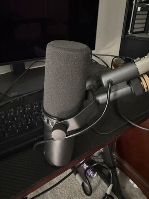 *AUTHENTIC* Shure SM7B Dynamic Cardioid Vocal Microphone (See last slide)