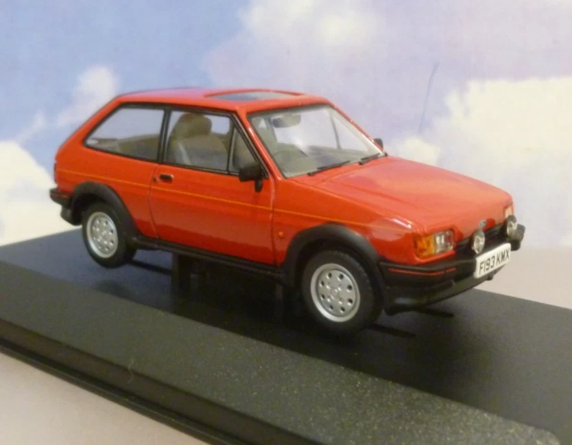 CORGI VANGUARDS 1/43 DIECAST 1989 FORD FIESTA MKII MK2 XR2 RADIANT RED VA14401 - Image 3 of 4