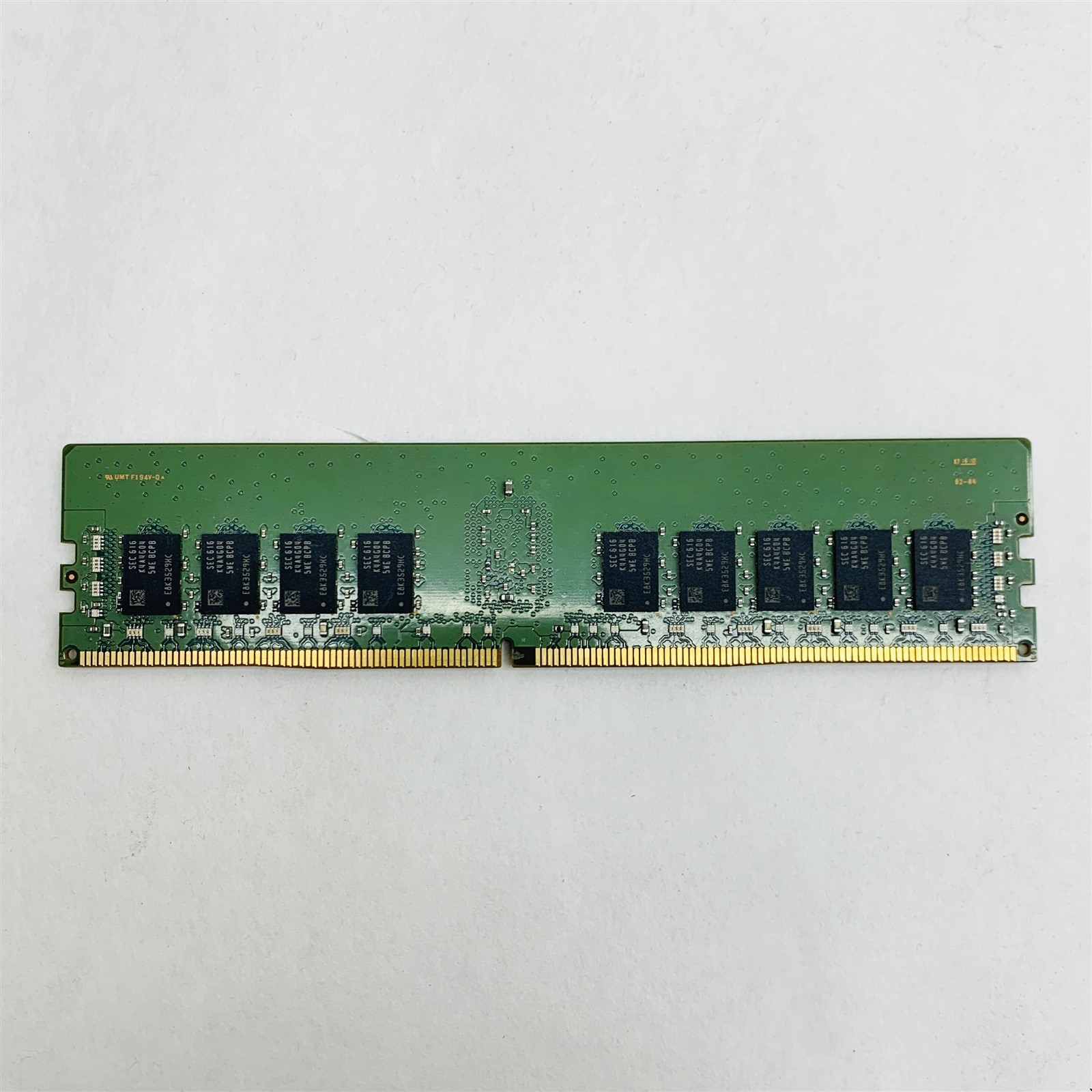 как выглядит Samsung 8GB 1RX4 PC4-2133P-RC1-11-P20 Registered Server RAM M393A1G40EB1-CPB3Q фото