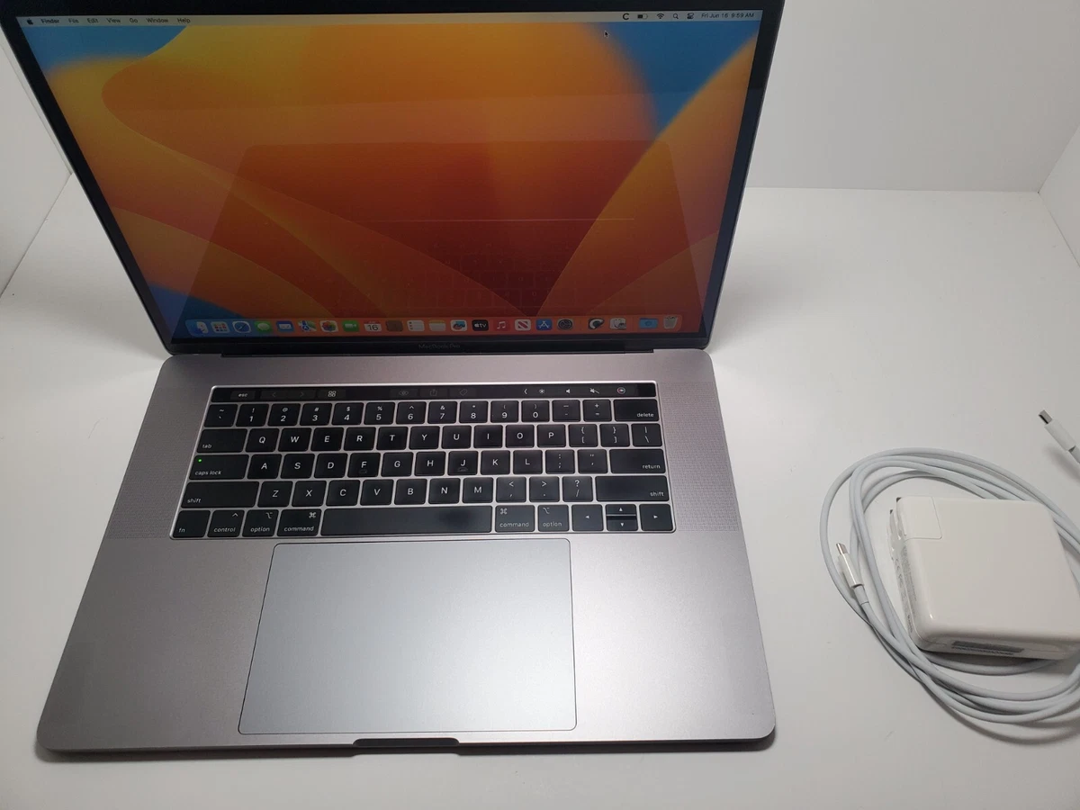MacBook Pro 15 2018 Gray 2.2 i7 32GB 512GB SSD 555X Touch Bar | Grade A