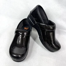 Dansko XP Leather Clogs Shoes Stripes 37 Size 7 Stripes Black Gray Comfort Shiny