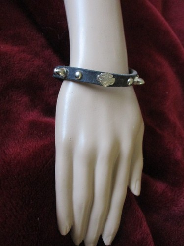 Harley Davidson Bracelet leather studded vintage Bar & Shield Logo Buckle 11"