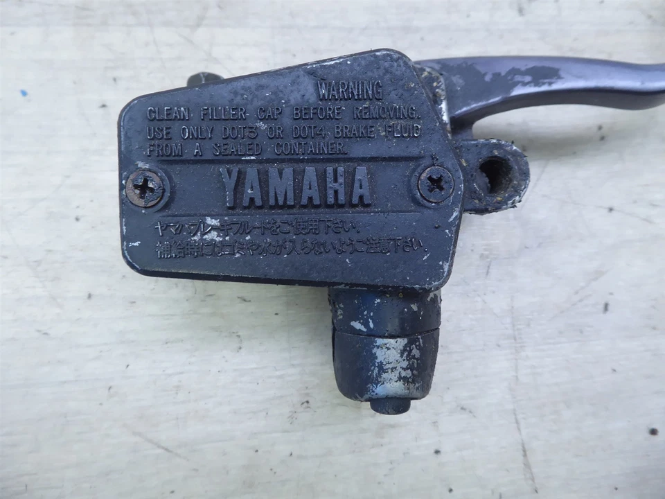 1990 Yamaha FJ1200 Y20965) front right brake master cylinder - Image 2 of 4