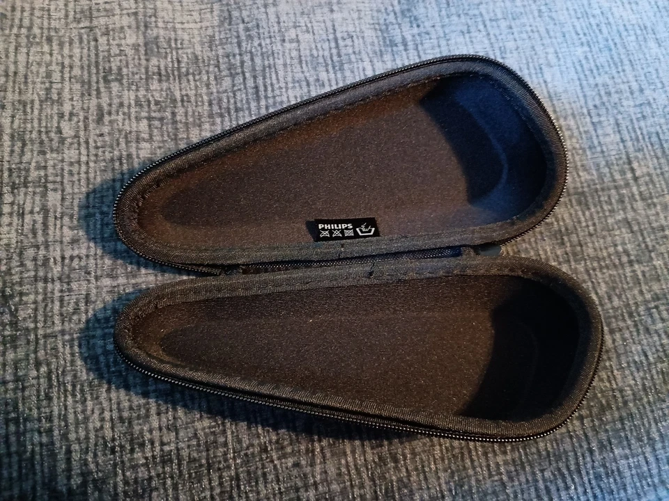 Phillips Electric Shaver Travel Case - Image 2 of 3