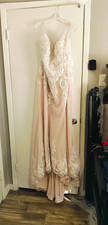 Ivory Lace Sleeveless V-Neck A-Line Full-Length Wedding Dress Corset Back