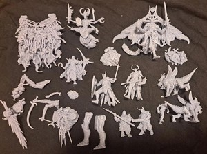 Comp W/ Trench Crusade Court of the Seven Headed Serpent Warband