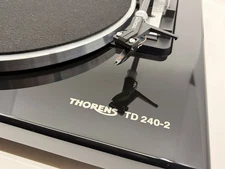 THORENS TD 240-2 Turntable Lacquer made in Germany in  very good condition!