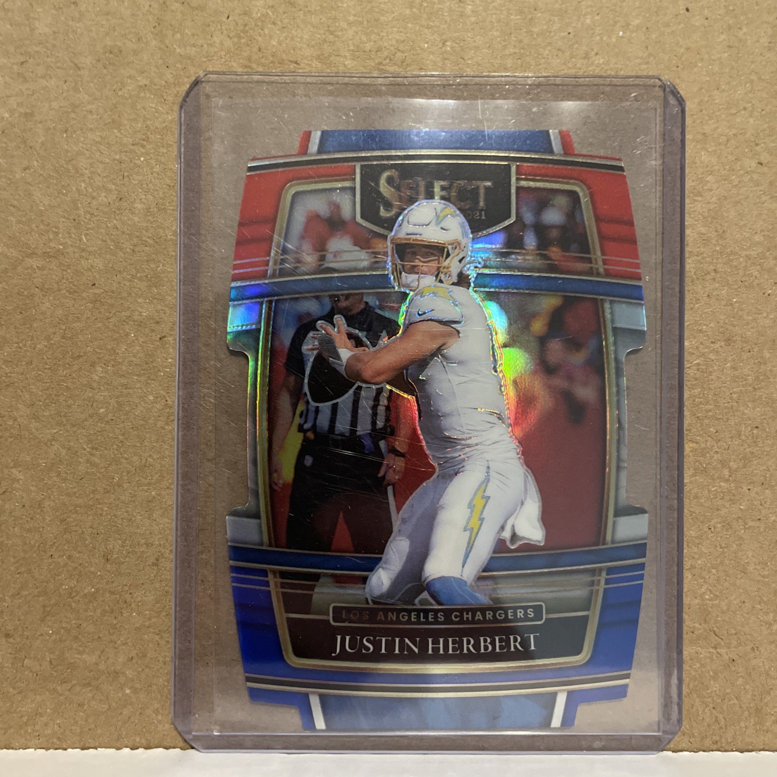 2021 panini select justin herbert concourse red blue die-cut prizm