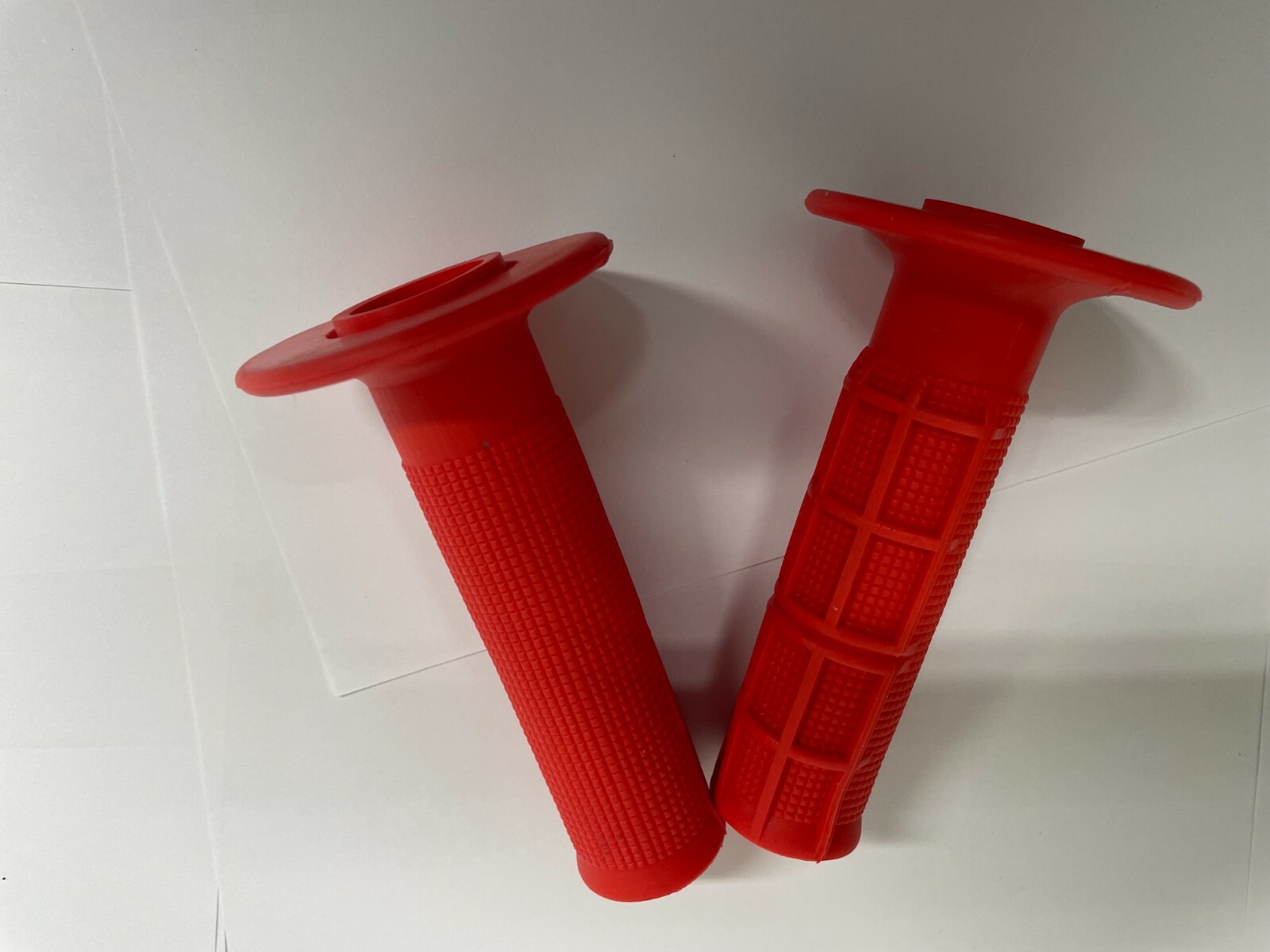 MX VINTAGE STYLE RED 1/2 WAFFLE GRIPS  HONDA XR XL CR MR SL CRF MT 7/8" NEW  