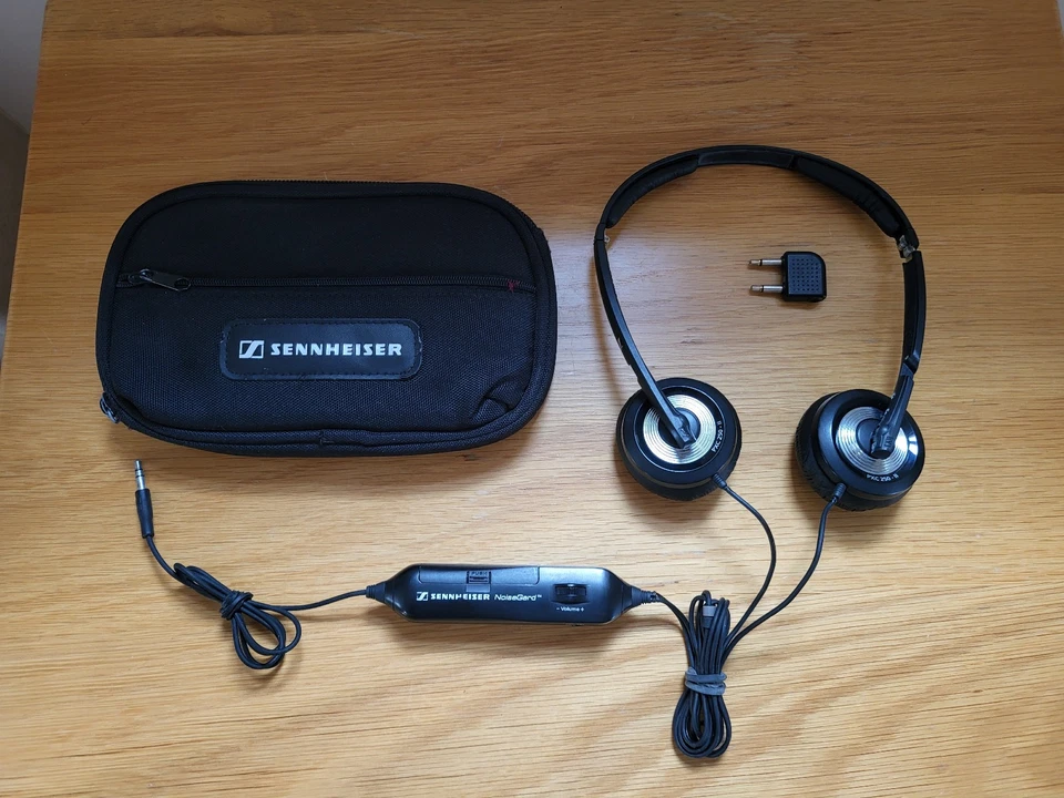 Sennheiser PXC 250 - II Noisegard Foldable Headphones with Pouch - New Pads -, photo 1 of 5