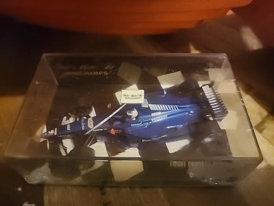 Minichamps 1:43 Prost Peugeot AP02 F1 Test Car 1999 Nick Heidfeld - Image 2 of 3