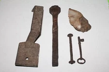 5 pcs lot rusty iron items - junk drawer lot