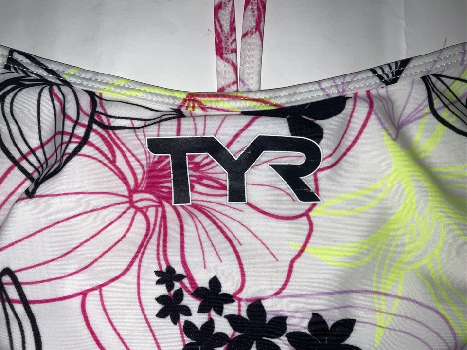 Sujetador de entrenamiento TYR para mujer XL blanco con soporte correa delgada hecho en EE. UU. Nuevo Foto 3 de 4