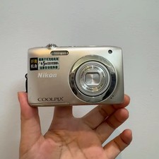 Nikon COOLPIX S2600 Digital Camera 14.0MP 5x Optical Zoom CCD w/Charger silver
