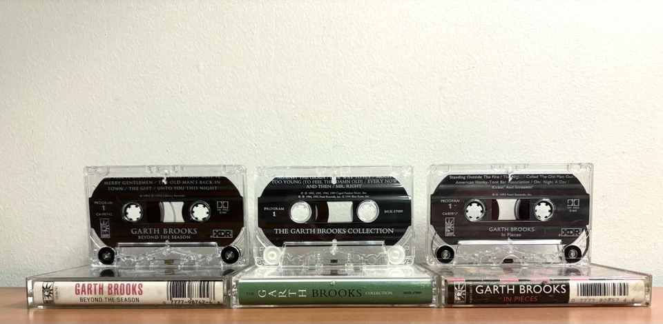 Garth Brooks Cassette Tape Lot (6): Beyond The Season, Ropin The Wind, The Chase - Image 3 of 4