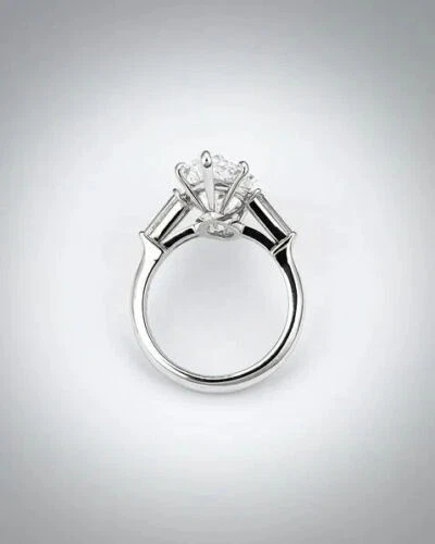 Anillo de compromiso de diamantes de corte marquesa de 5,20 quilates creado en laboratorio de plata de ley 925 Foto 3 de 3