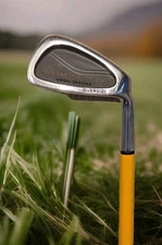 Momentus Golf Swing Trainer Weighted Iron 40 oz RH Original Grip Pre-owned 