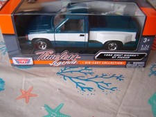 Motor Max Timeless Legends, 1:24 Die Cast, 1992 Green  White GMC SIERRA GT NIB 