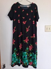 Size 1X LeisuPlus black dress w/ red blue floral, bead accents. Coral Bay. EUC