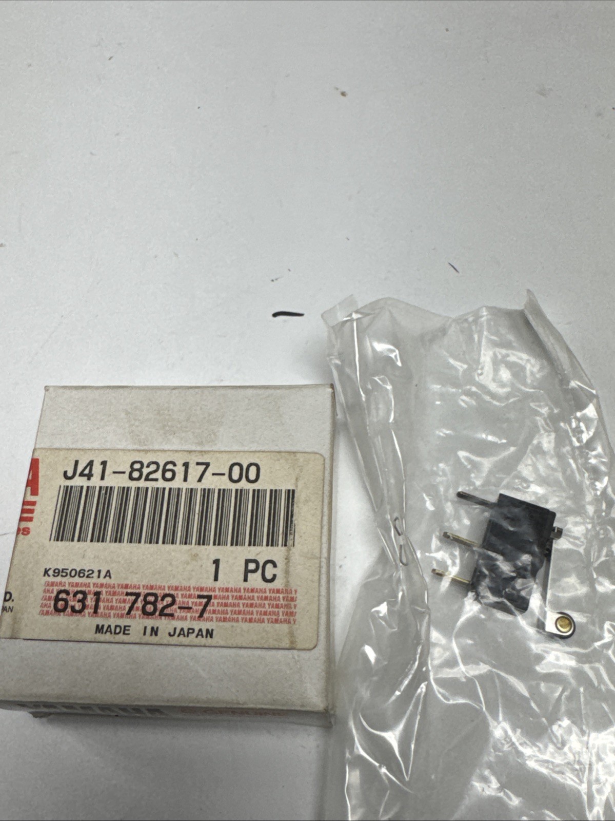 J41-82617-00-00, Passenger side F&R microswitch, Yamaha G8 Electric(1992-95), B3