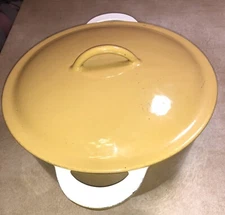 Vintage Descoware Belgium 5 qt. Enamel Dutch Oven Used Yellow