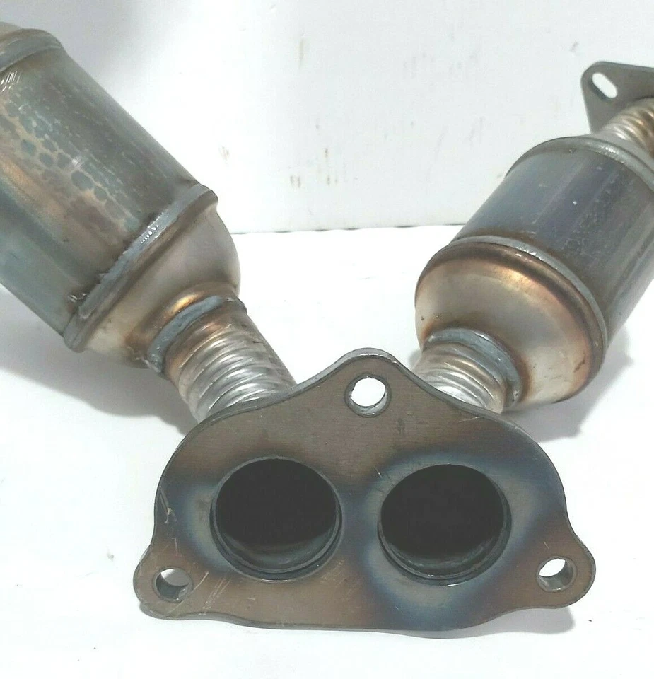 2001 2002 2003 Mazda B3000 3.0L V6 Front Catalytic Converter Foto 2 de 4