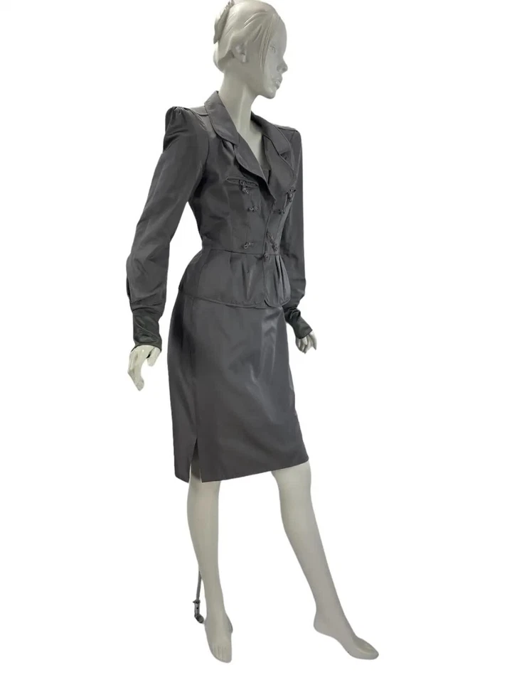 Traje falda Tom Ford para Yves Saint Laurent F/W 2004 en gris paloma Fr. 38 - US 6 Foto 3 de 4