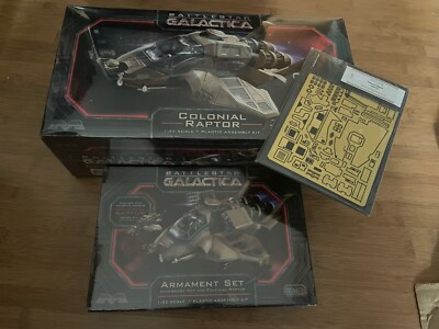 Battlestar Galactica Bausatz Colonial Raptor + Armament Set + Green Strawberry 