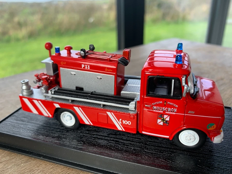 Bomba automática alemana 1974 Opel Blitz pieza de camión de bomberos trabajo diecast modelo 1:50 Foto 4 de 4