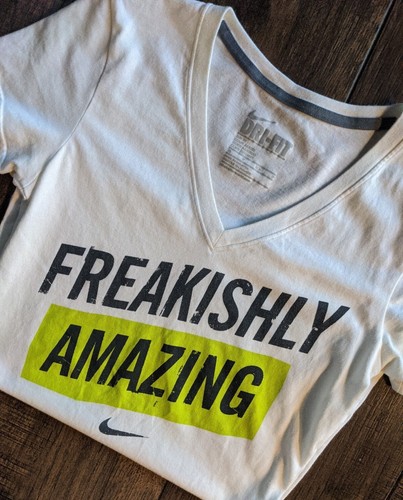 Nike Dri-Fit Athletic Tee, Women's X-Small Slim Fit - Freakishly Amazing Script - 第 11/12 張圖片
