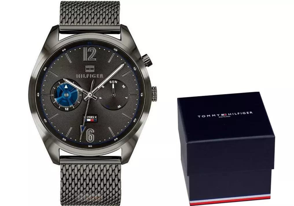 Tommy hilfiger deacan sales