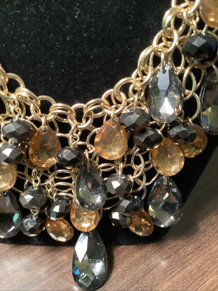Collar babero vintage Alfani tono dorado color ámbar y piedras ahumadas 20" Foto 4 de 4