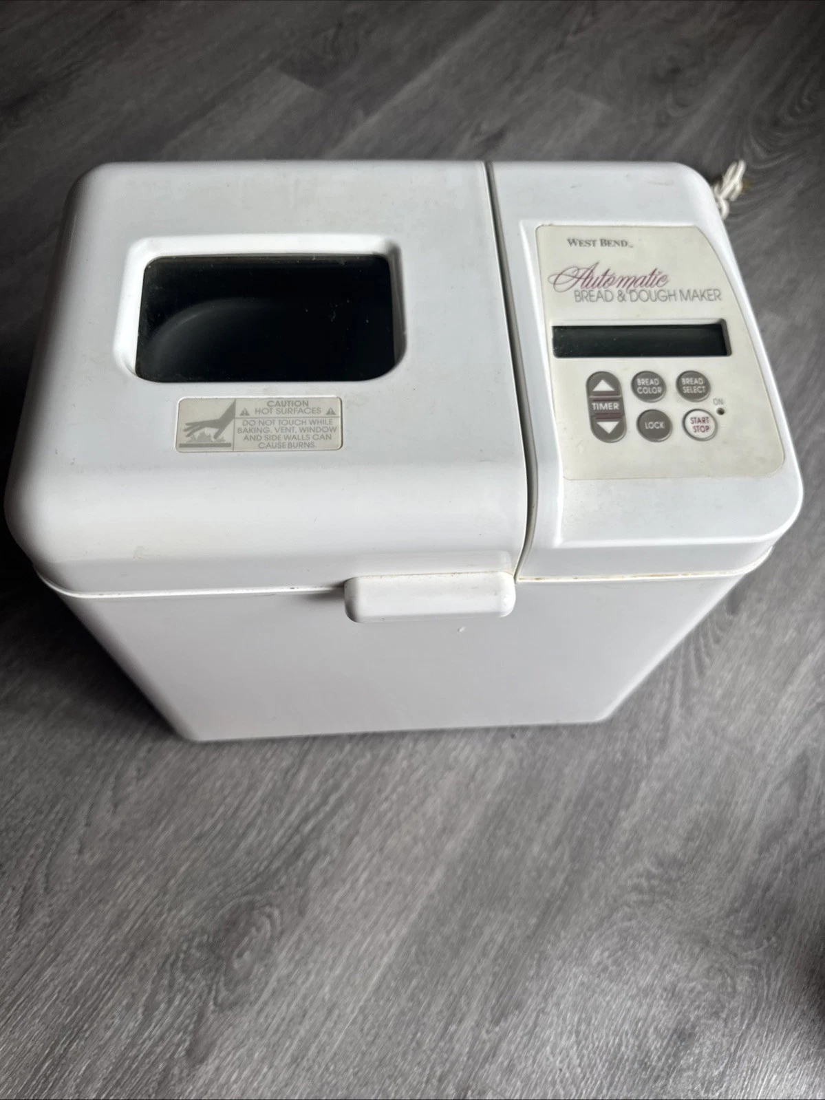 West Bend 41026 Bread & Dough Maker Timer 12 Programs 1-1.5 lb White 520W
