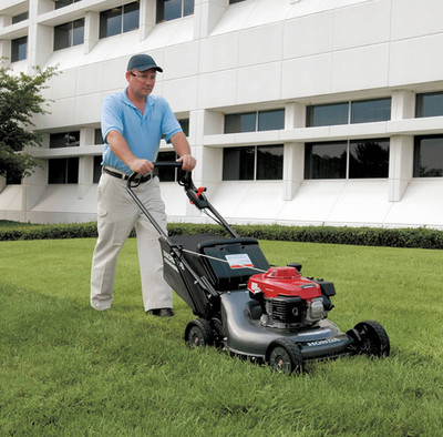 HONDA HRC216HXA 21'' Commercial Mower, Hydrostatic Self Propel, Blade Stop System