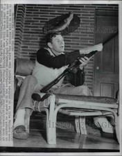 1953 Press Photo Marty Marion manager of Baltimore Orioles with gun for a hunt