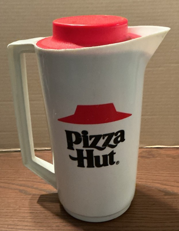 Vintage 1980s Pizza Hut Aladdinware Plastic Pitcher w/ Lid 2.5 Qt