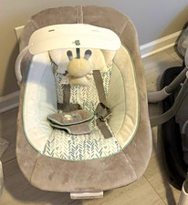 Baby rocker with music