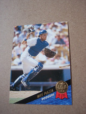 1993 Leaf baseball Mike Piazza (HOF) Rookie card #35 NM-MT. rookie card picture
