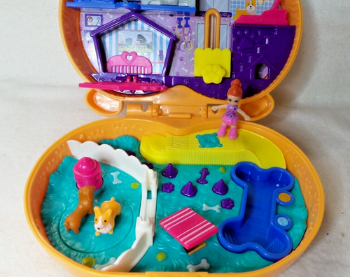 POLLY POCKET MATTEL COFFRET UNIVERS HOTEL DE CORGI AVEC 1 DOLL POLLY 2020 - Picture 6 of 9